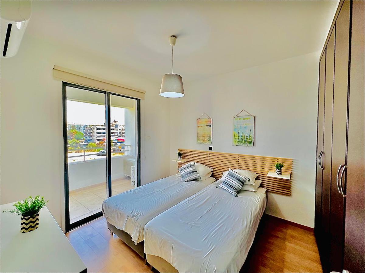 Lara 303 Apartment Larnaca Bagian luar foto