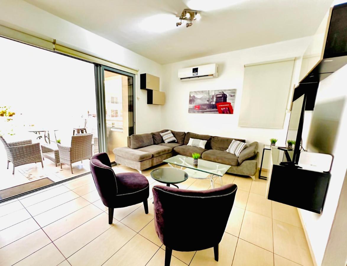 Lara 303 Apartment Larnaca Bagian luar foto
